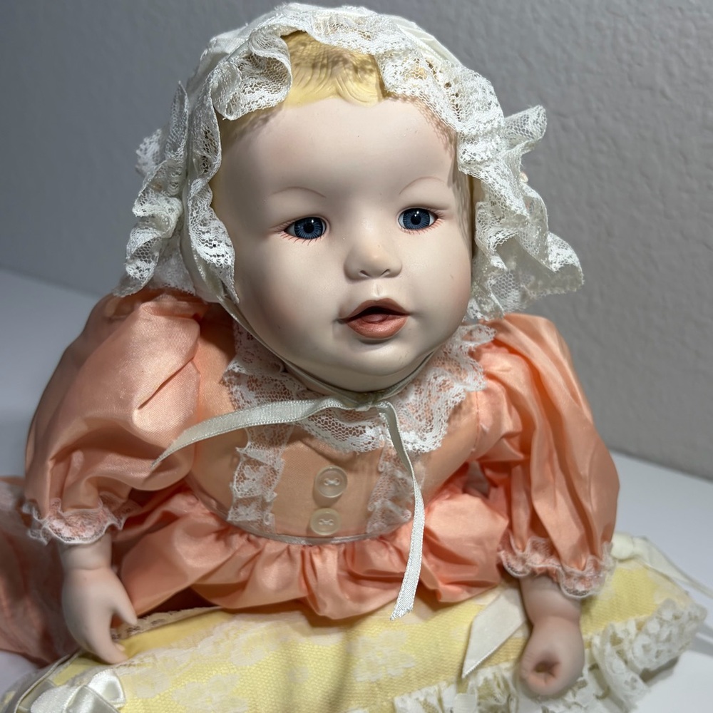 Vintage Edwin M. Knowles Porcelain Doll Picture Perfect Heather